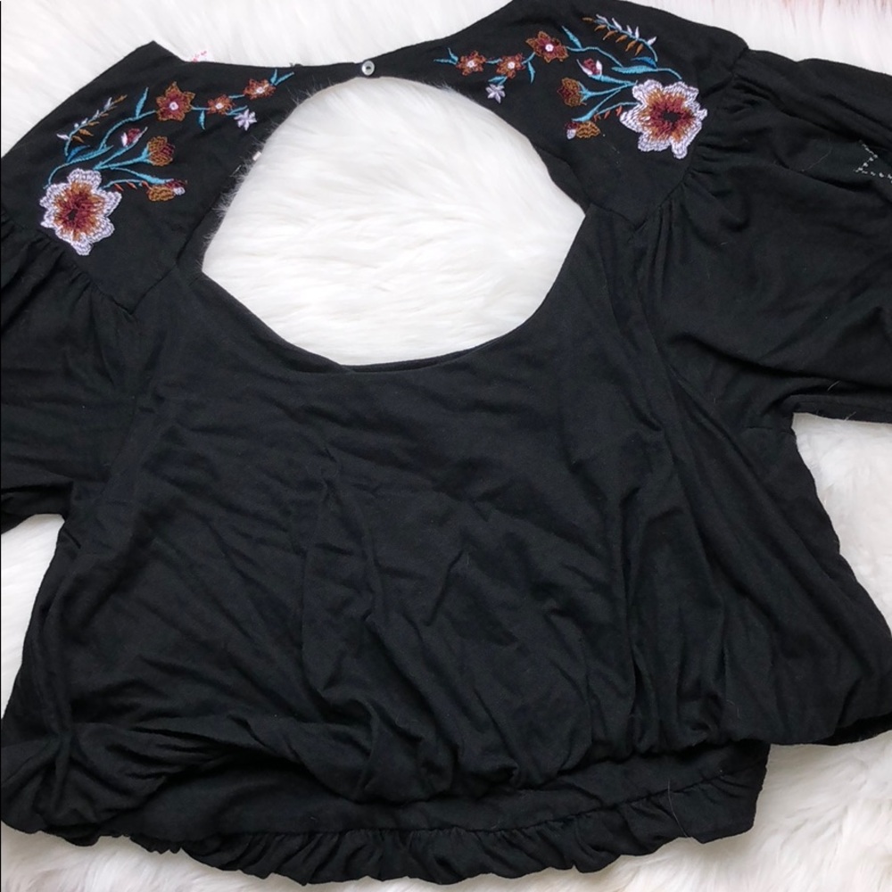 FREE PEOPLE BLACK PUFFER SLEEVE EMBROIDERED TOP M - Picture 6 of 6